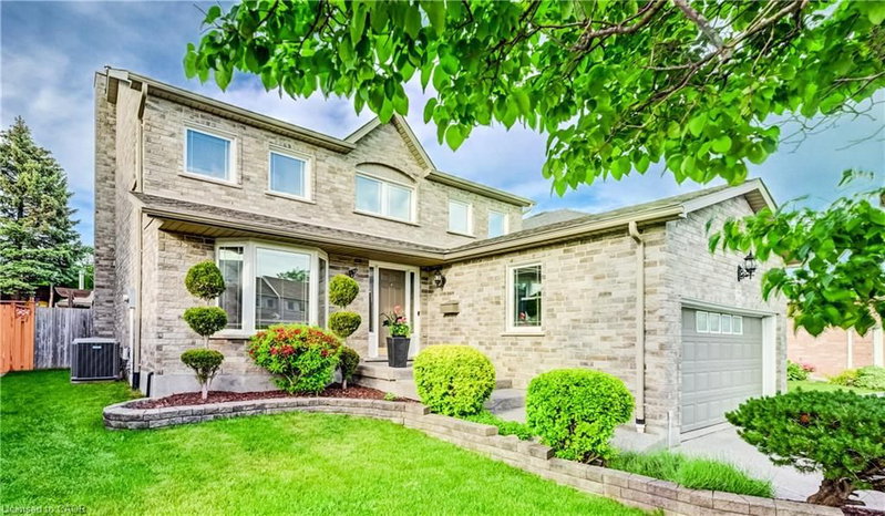 48 Lennox Crescent