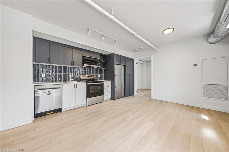 205 - 325 James Street S