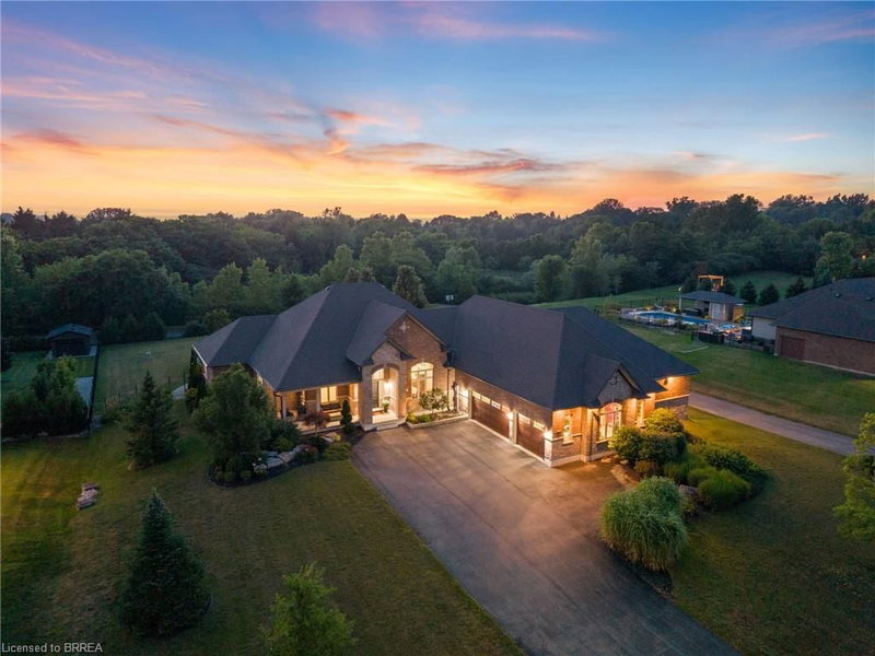 13 Wingrove Woods, Brantford, Ontario