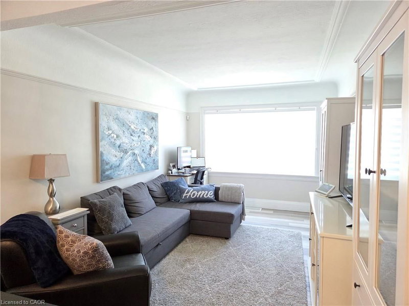 77 Paradise Road S