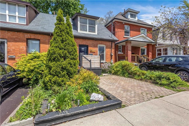 30 Sunset Avenue