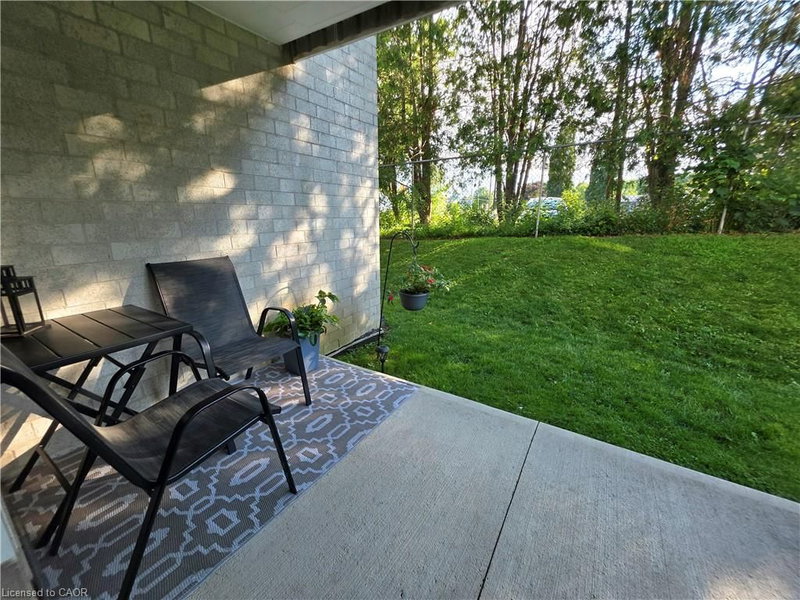 24 Mooregate Crescent photo 4
