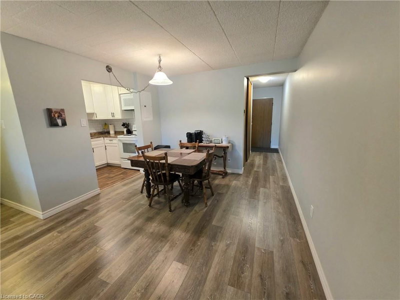 24 Mooregate Crescent photo 5