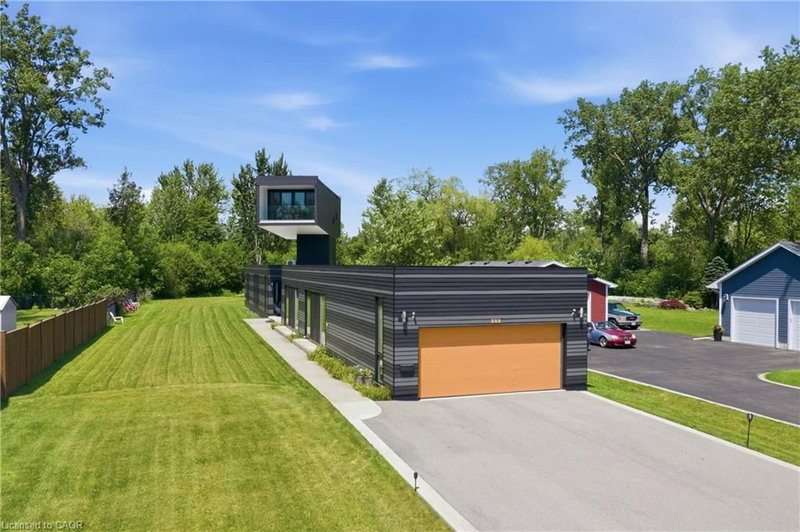 888 Edgemere Road