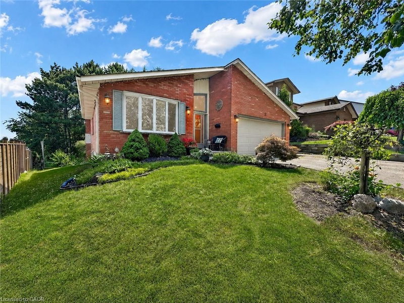 6 Lanark Crescent