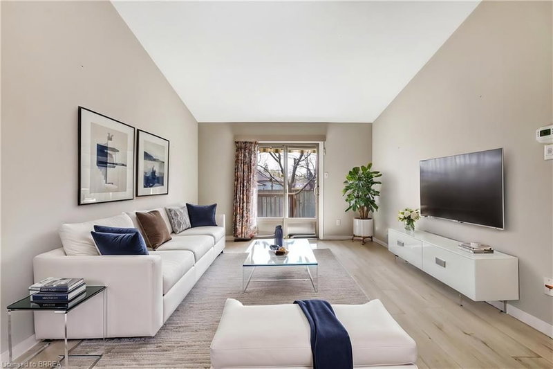 19 Hanlon Place photo 5