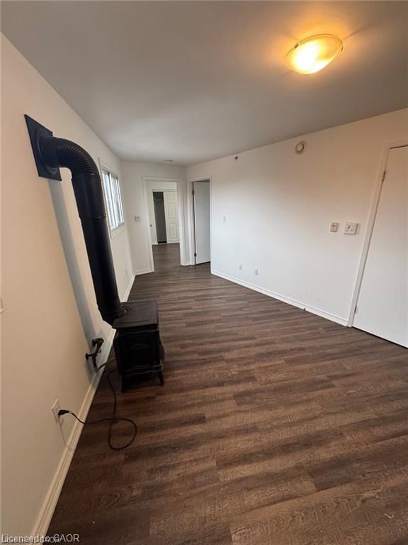 J - 416 Lancaster Street W