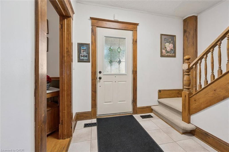 81 Aberdeen Road S photo 5