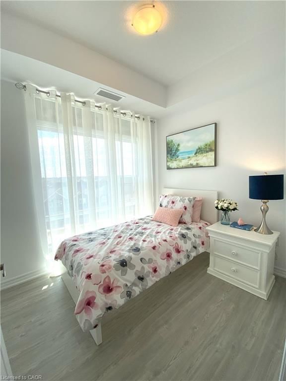 450 Dundas Street E photo 5