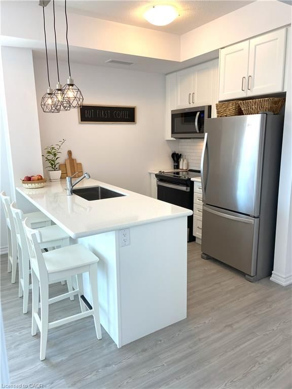 428 - 450 Dundas Street E