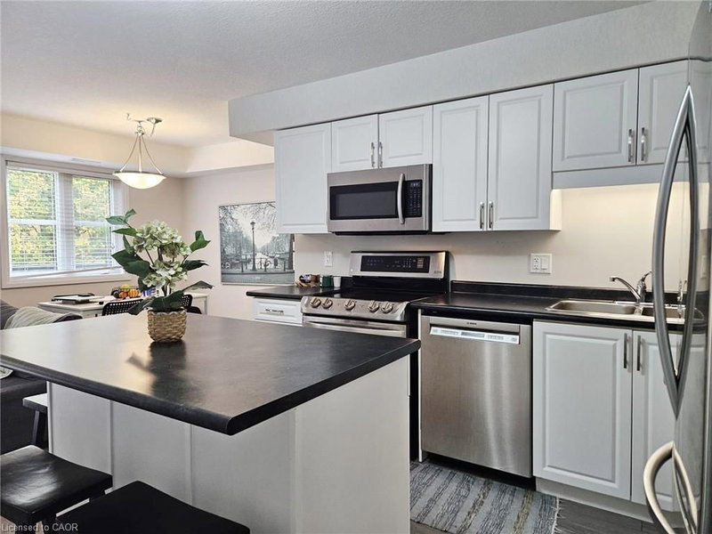 30D - 1989 Ottawa Street S