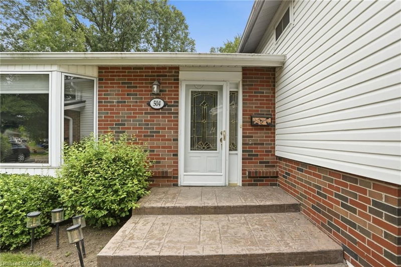 504 Kenmarr Crescent