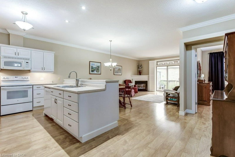 20 Isherwood Avenue photo 5