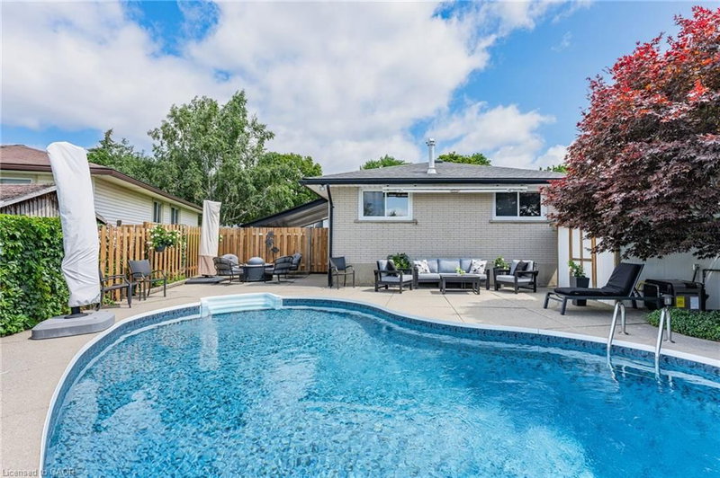 107 Laurentian Drive