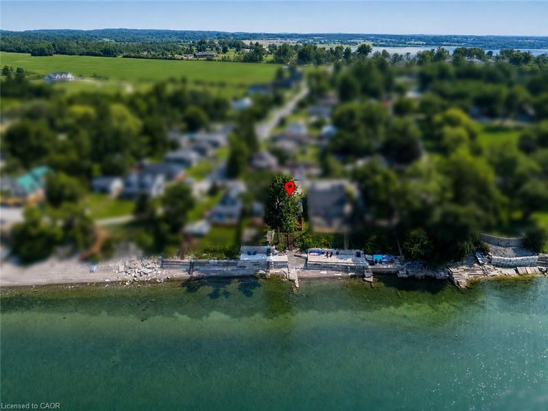6 Lakeside Drive