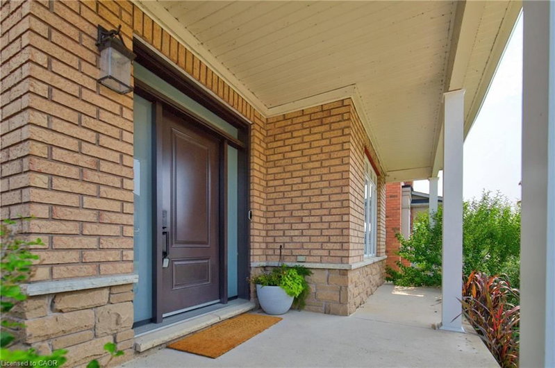 16 Watercliff Place