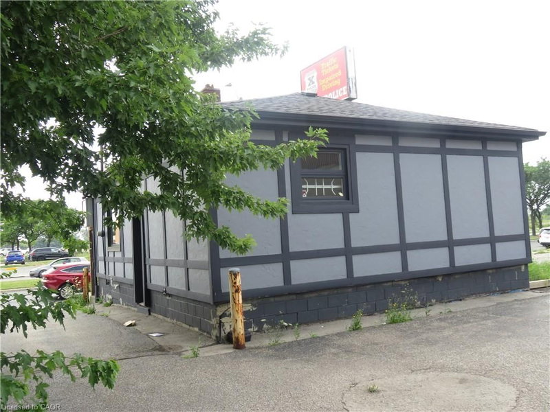 1036 Upper Wentworth Street photo 4