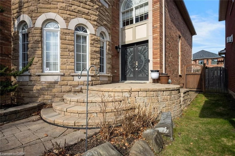 34 Forsyth Crescent
