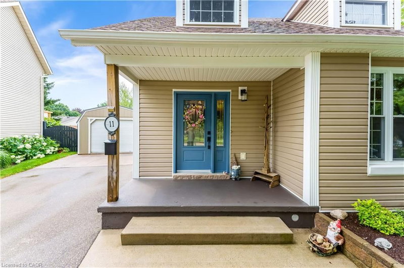 11 Nipigon Place