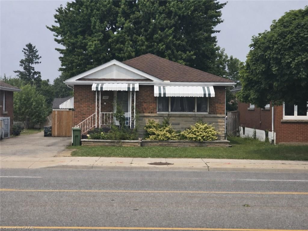 Single Family Residence for sale at 305 Mohawk Road, Hamilton, ON, L9A 2J5 - Hill Park - MLS: 40849591