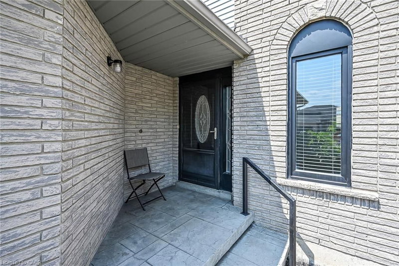 21 Springgarden Crescent photo 3