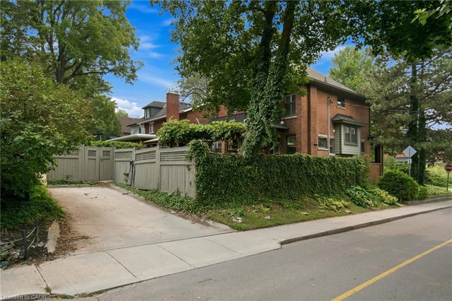 61 Mountain Avenue