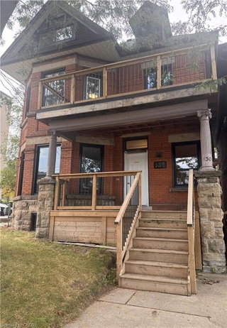 5 - 130 Wellington Street S