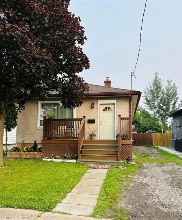 10 Parkwood Drive, St. Catharines, Ontario