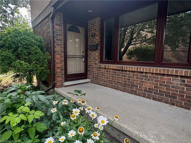 7 - 279 Sandowne Drive