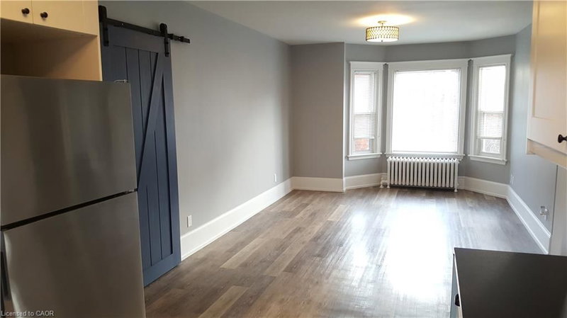 3 - 47 Sherman Avenue S