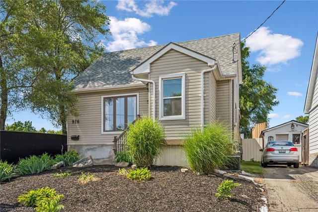 976 Guelph Street