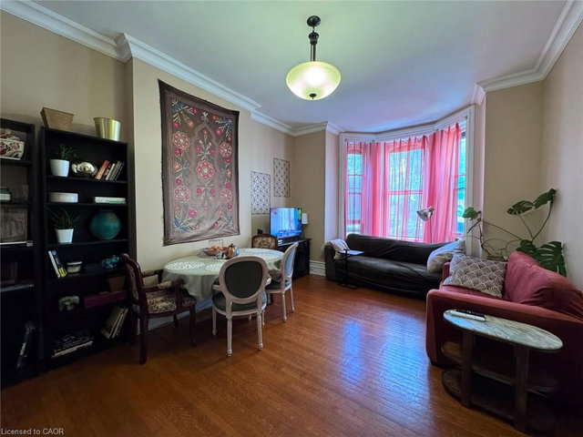 1 - 127 Jackson Street W