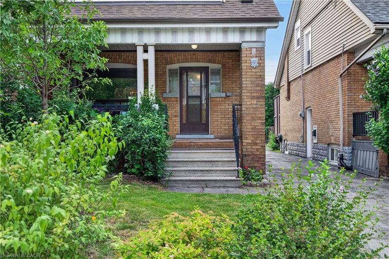 172 Kensington Avenue S
