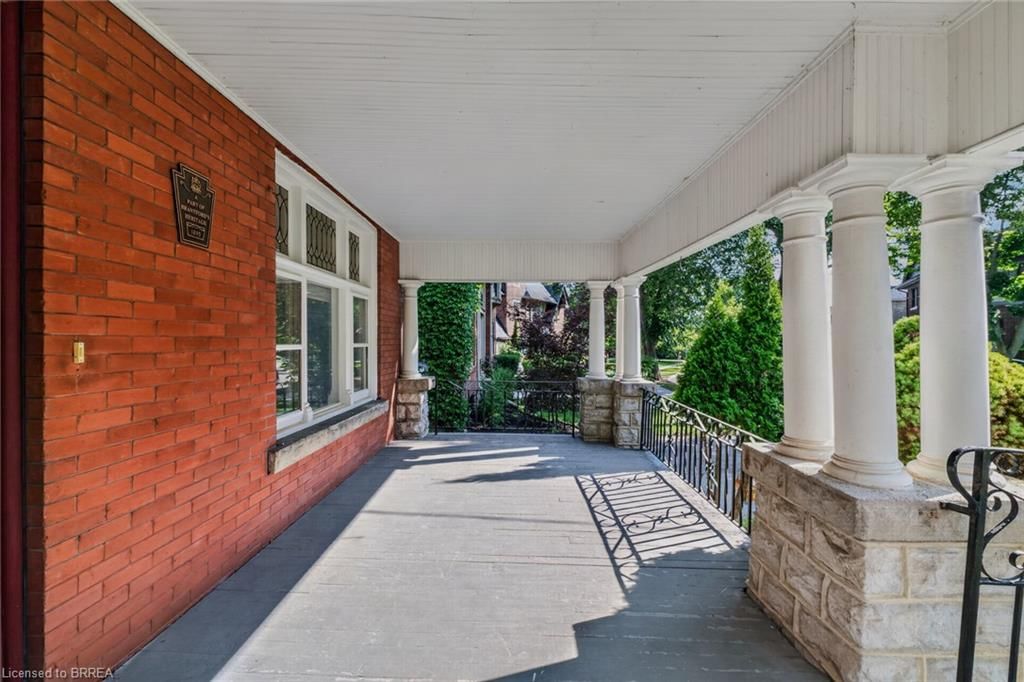 58 Lorne Crescent — photo 5