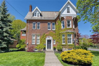 Lower Level - 272 Park Street S