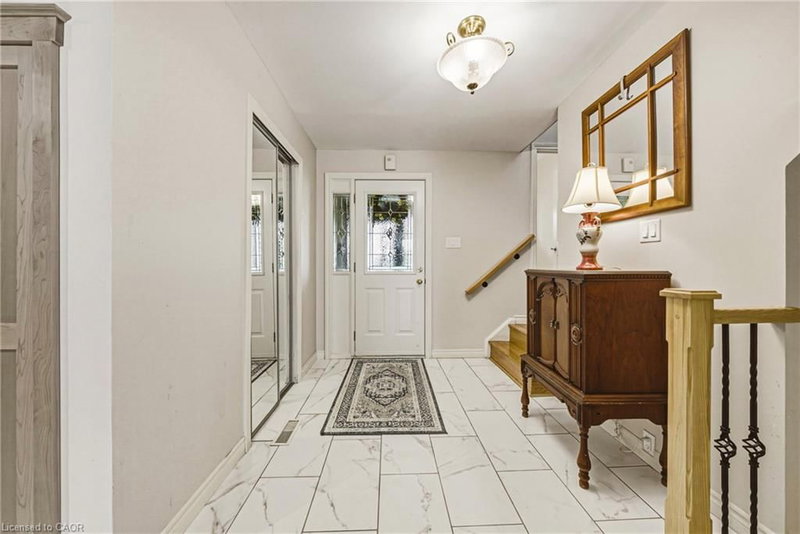 467 Woodview Road photo 4
