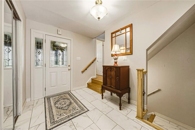 467 Woodview Road photo 5