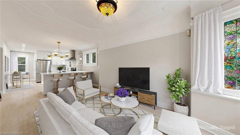 59 Longwood Road N photo 5