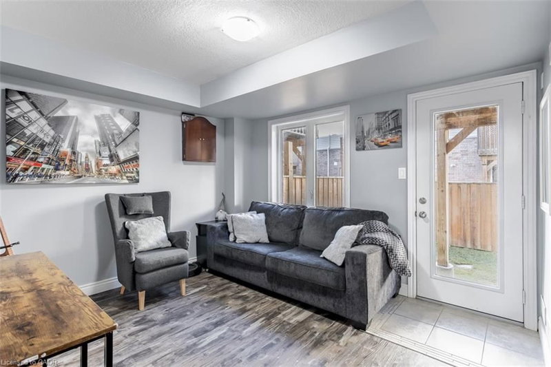 14 Kenridge Terrace photo 5