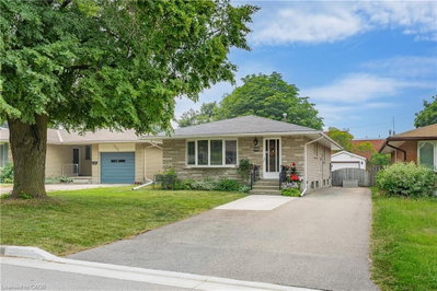 111 Kimberly Crescent