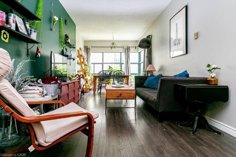 175 Hunter Street E photo 4
