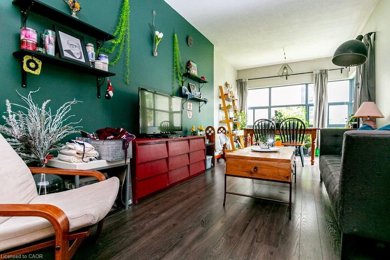 175 Hunter Street E photo 5