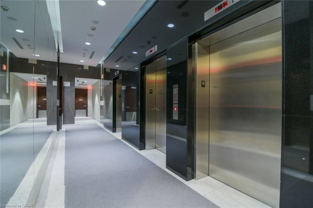 708 - 330 Burnhamthorpe Road W
