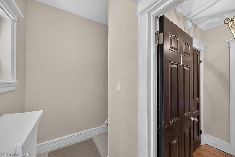 103 Mary Street photo 4