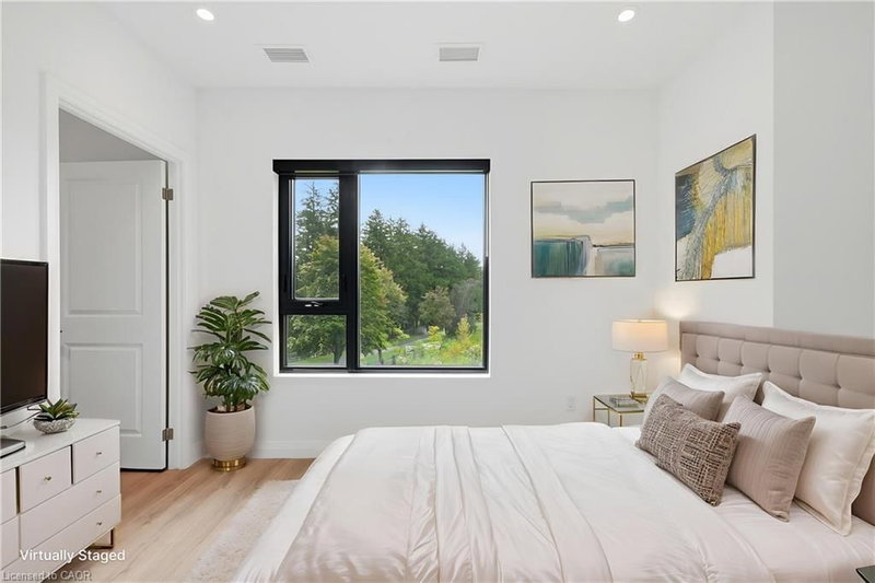 525 New Dundee Road photo 4