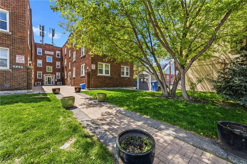 202 - 1544 King Street E