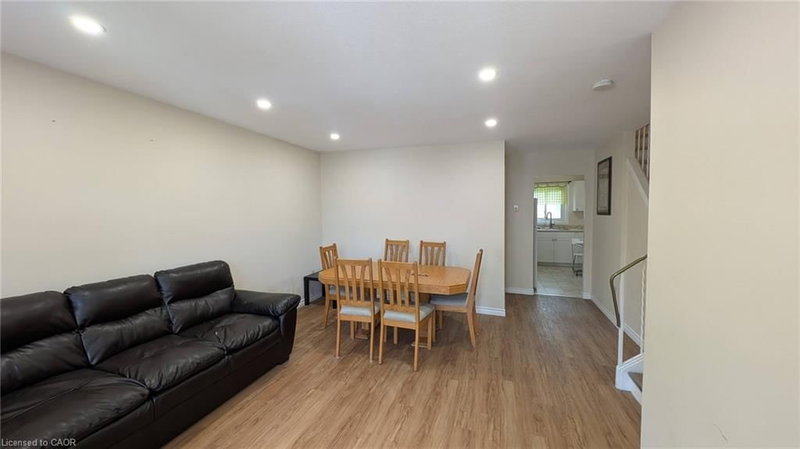 9 - 222 Westcourt Place