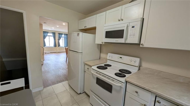 9 - 222 Westcourt Place