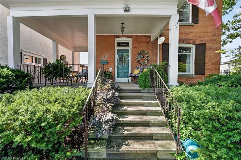 438 Broad Street W photo 5