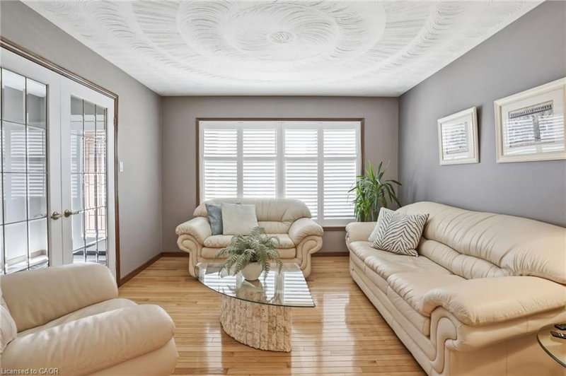 32 Highbury Drive photo 5